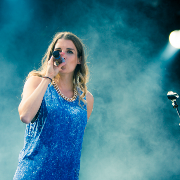 Lina Button schreibt wieder neue Songs!